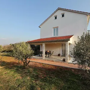 Hrast Ferienhaus