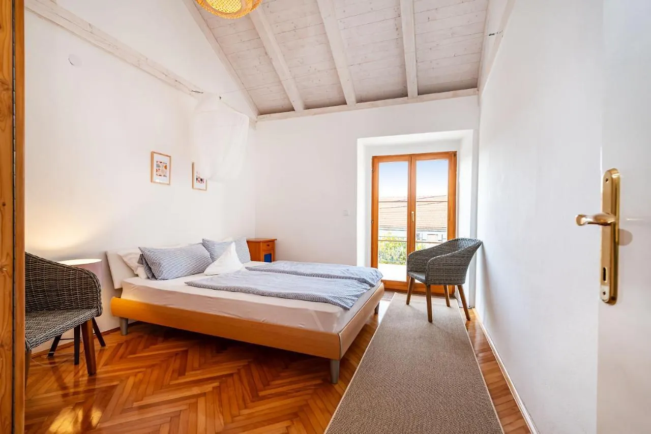 Ferienhaus Kuca Marija - Traditionelles Steinhaus Bei Zadar Debeljak
